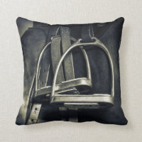 Stilvolle Silver Stirrups auf English Riding Saddl
