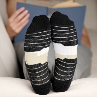 Stilvolle Socken mit einer Programmierungs-Drehung