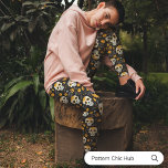 Stilvolle Sugar Skull Lässige Sportyoga Capri Leggings<br><div class="desc">Erweitern Sie Ihre lässige Bekleidungs- und Fitness-Mode mit unserer hochauflösenden Kapsel. Diese stilvollen Hosen bieten einen lustigen Tag des Toten Zuckerschädels und der Blume, perfekt für Frauen, die Spaß und Stil in ihrer täglichen Kleidung und Übungen suchen. ***Hinweis: Das Cover-Bild ist ein Mockup; die tatsächliche Designgröße kann je nach gewählter...</div>