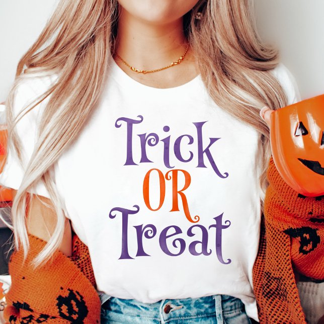 Stilvolle Trick oder Treat Lila und Orange Hallowe T-Shirt (Stylish Trick or Treat Purple and Orange Halloween T-Shirt)