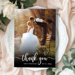 Stilvolle Typografie 2 Foto Wedding Dankeschön Kar Dankeskarte<br><div class="desc">Elegante moderne Herz Typografie Hochzeit 2 Foto Dankeschön Karte. Minimalistisch Stilvolle Hochzeit danke Ihnen Vorlage mit einem vollen vertikalen Foto auf der Vorderseite mit dem Text "Danke" in einer handgeschriebenen Kalligraphie Swash Schwanz Script Schriftart Overlay mit Liebe Herzmotiv in Weiß auf dem Bild. Auf der Rückseite ein Foto und danke...</div>
