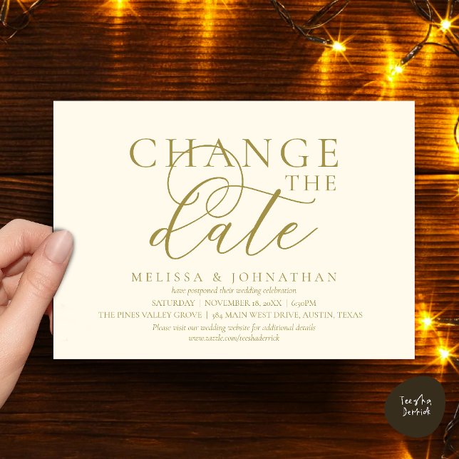 Stilvolle typografische Hochzeit verschieben Datum Einladung (Chic Typographic Wedding Postpone Postponement Change the date Invitation card in yellow cream gold)