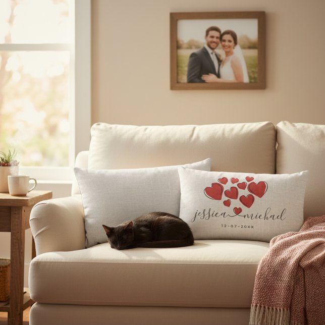 Stilvolle White Newlyweds Names with Hearts Weddin Lendenkissen (Romantic wedding lumbar pillow with custom couple's names and wedding date.)