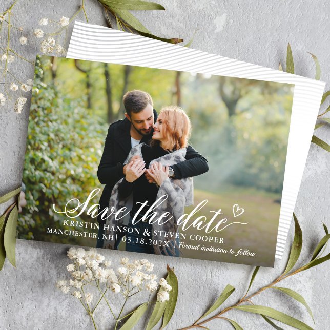 Stilvolle White Script Foto Save the Date Karte (Von Creator hochgeladen)