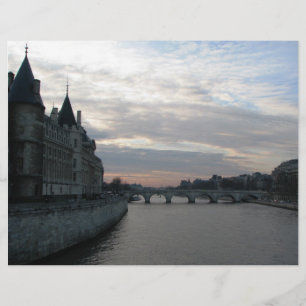 Stilvoller Flyer mit schönem Sonnenuntergang in Pa