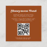 Stilvoller Retro-Burnt Orange Honeymoon-Fonds QR-C Begleitkarte<br><div class="desc">Ein Retro-Chic-Thema: adoptier dieses Vintage und stilvolle typografische Design für deine Hochzeitsarbeit mit einem verbrannten orangefarbenen Thema. Leicht zu mischen und mit unserer ähnlichen Schreibwaren erhältlich in pfirsichrosa, terracotta & braun Zucker. Vollständig anpassbare Textfarben und Hintergründe. Ersetzen Sie das Bild durch Ihren eigenen QR-Code, um Ihren Gästen den Zugang zu...</div>