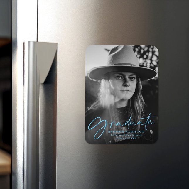 Stilvolles Blue Script Abschluss Announcement Foto Magnet (Von Creator hochgeladen)