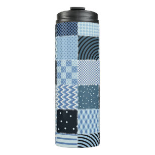 Stilvolles Design, geometrische Fliesen, blaue Far Thermosbecher