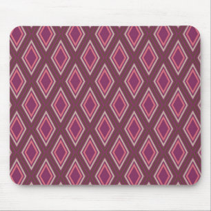 Stilvolles geometrisches Diamantmuster in Lila Mousepad