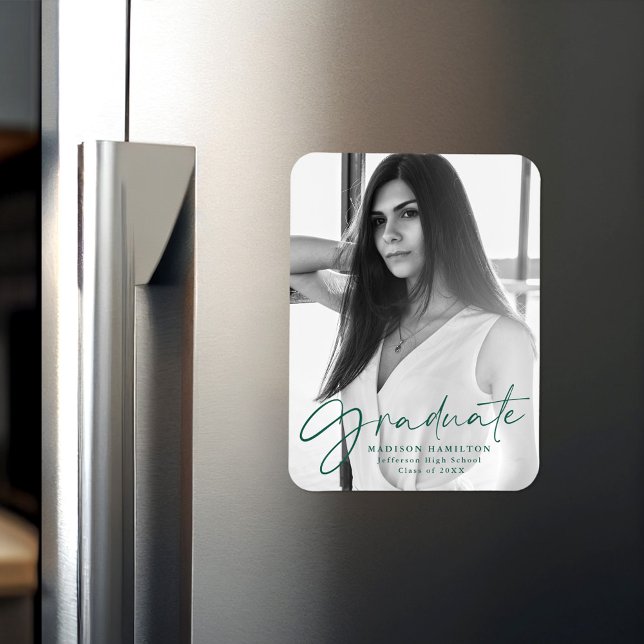 Stilvolles Green Script Abschluss Announcement Fot Magnet (Von Creator hochgeladen)