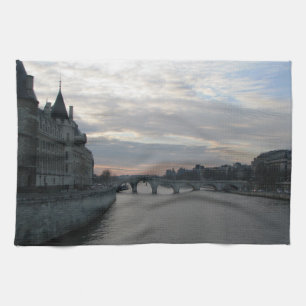 Stilvolles Küchentuch mit Sonnenuntergang in Paris