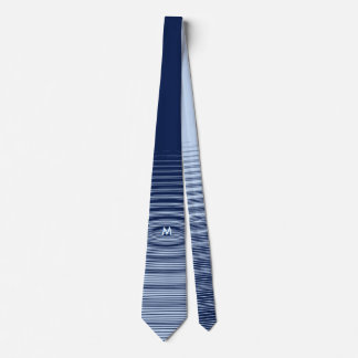 Stilvolles Marineblau auf blauem Grafik-Wellenmust Krawatte