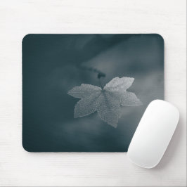 Stilvolles Monochrome-Ahornblätterblätternatur-Fot Mousepad