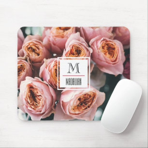 Stilvolles monogramm rosa rosa, modernes, blumenge mousepad