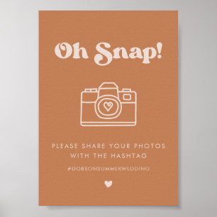 Stilvolles Retro Brown Oh Snap Wedding Hashtag-Zei Poster