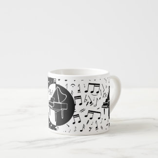 Stilvolles Schwarz-Weiß-Klavier und Musikdesign Espressotasse