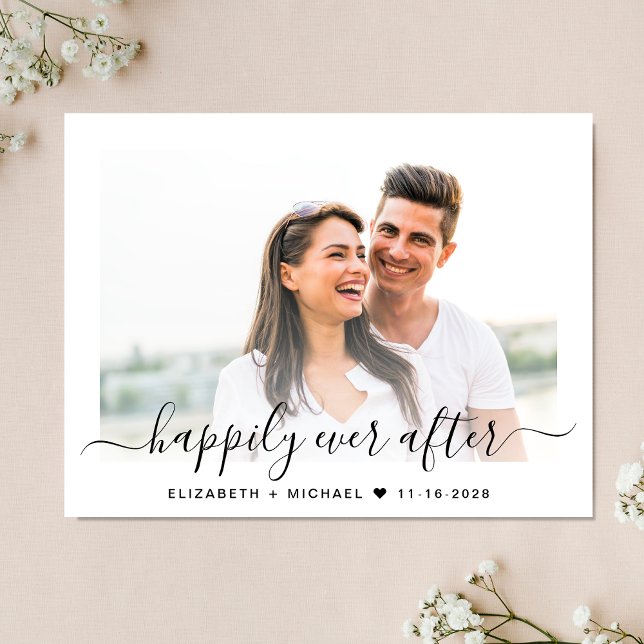 Stilvolles Script-Foto Save the Date Ankündigungspostkarte (An elegant Happily Ever After save the date to set the tone for an unforgettable event)