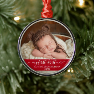 Stilvolles Skript Mein erstes Weihnachtsbaby Red Ornament Aus Metall