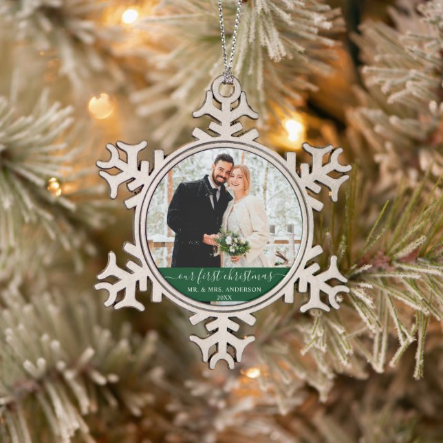 Stilvolles Skript Unser erstes Weihnachtsgrün Schneeflocken Zinn-Ornament (Baum)