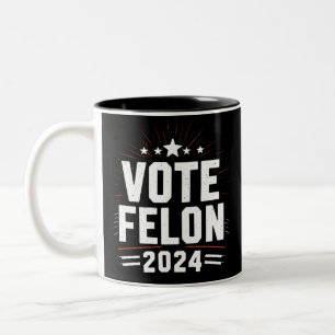 Stimme für Verbrecher Trump 2024 Lustige Wahlstimm Zweifarbige Tasse