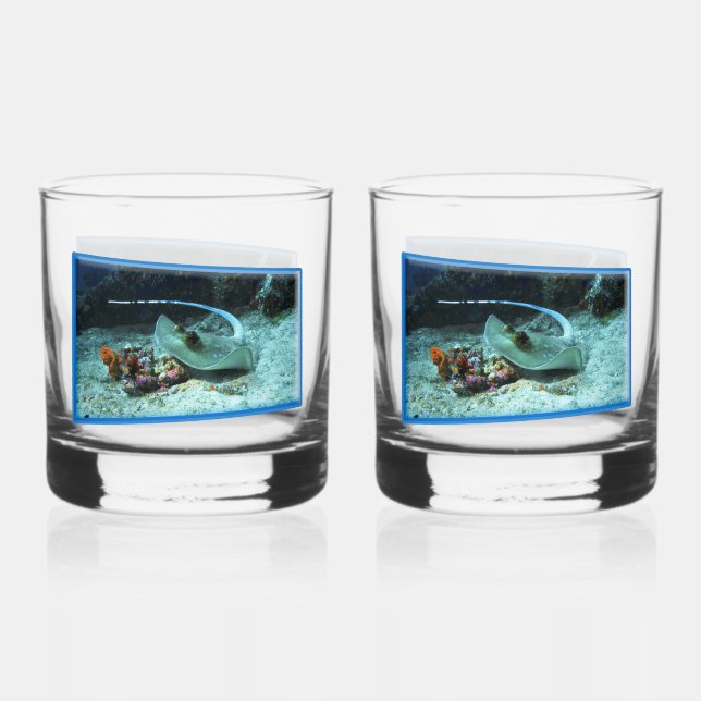 Stingray in motion - fotografisches Design | Whiskyglas (Vorderseite)