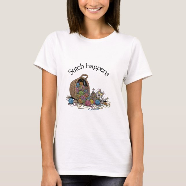 Stitch Happens - Funny Cat & Yarn Crochet T-Shirt (Vorderseite)