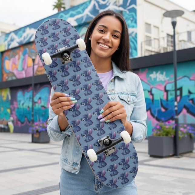Stitch Skateboard is not translated as it seems to (Von Creator hochgeladen)