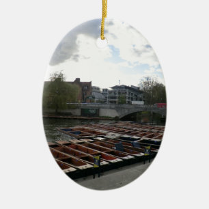 Stocherkähne auf dem Fluss-Nocken in Cambridge Keramik Ornament