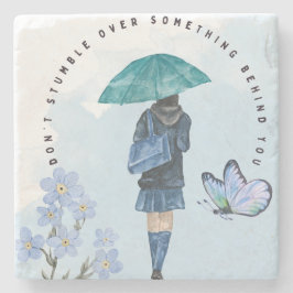 Stolpern Sie nicht über etwas hinter Ihnen Steinuntersetzer