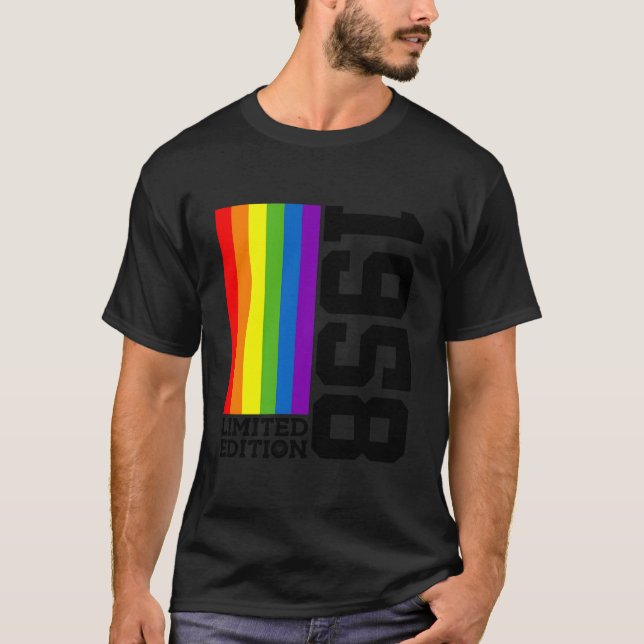Stolz 65. LGBTQ 1958 Queer T-Shirt (Vorderseite)