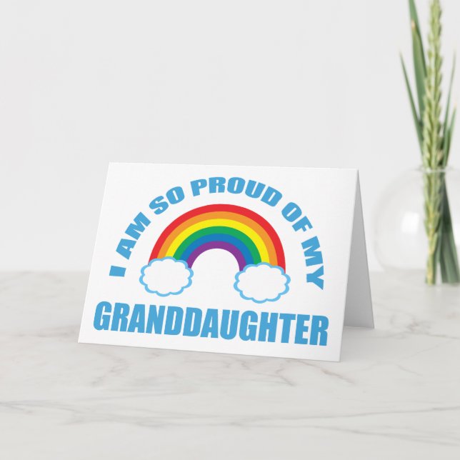 Stolz auf meine Enkeltochter Rainbow Grandparent Karte (Vorderseite)