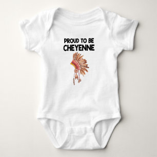 Stolz, Cheyenne-Ureinwohner-Baby-Bodysuit zu sein Baby Strampler