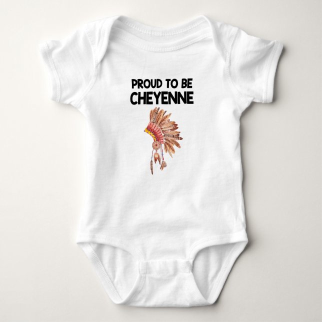 Stolz, Cheyenne-Ureinwohner-Baby-Bodysuit zu sein Baby Strampler (Vorderseite)