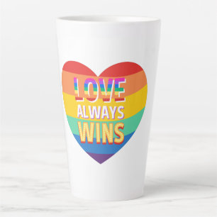 Stolz schwul - Liebe siegt immer. Regenbogenfarbe. Milchtasse