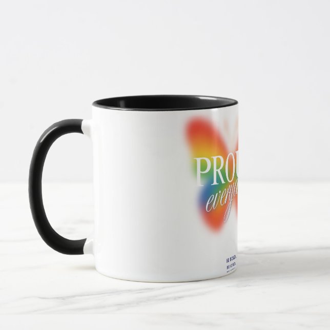 Stolze alltägliche Tasse (Links)