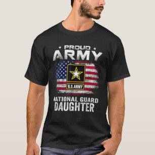 Stolze Armee National Guard Tochter mit amerikanis T-Shirt