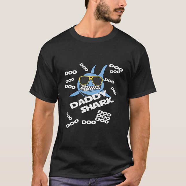 Stolze Daddy Sharks für Vaterhai Doo T-Shirt (Vorderseite)