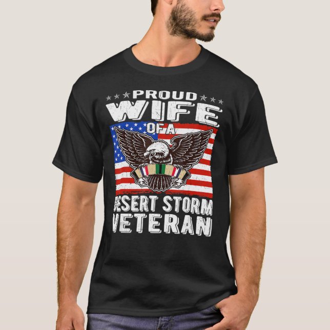  Stolze Ehefrau des Wüstensturms Veteran Golfkrieg T-Shirt (Vorderseite)
