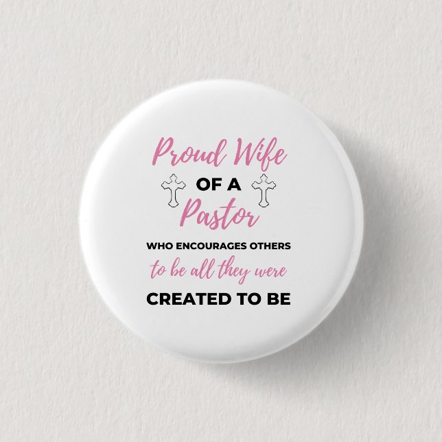 Stolze Ehefrau eines Pastors, der bl Button (Vorderseite)