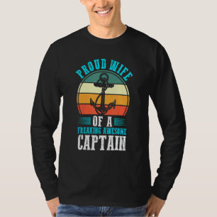Stolze Ehefrau eines verdammt großartigen Kapitäns T-Shirt