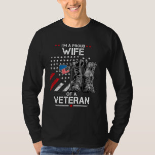 Stolze Ehefrau eines Veteranen - USA-Flagge Patrio T-Shirt