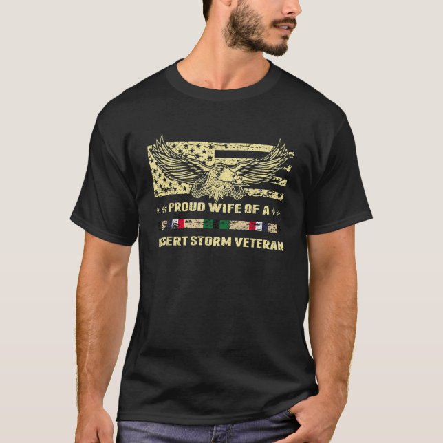 Stolze Ehefrau eines Wüstensturm-Veteranen T-Shirt (Vorderseite)