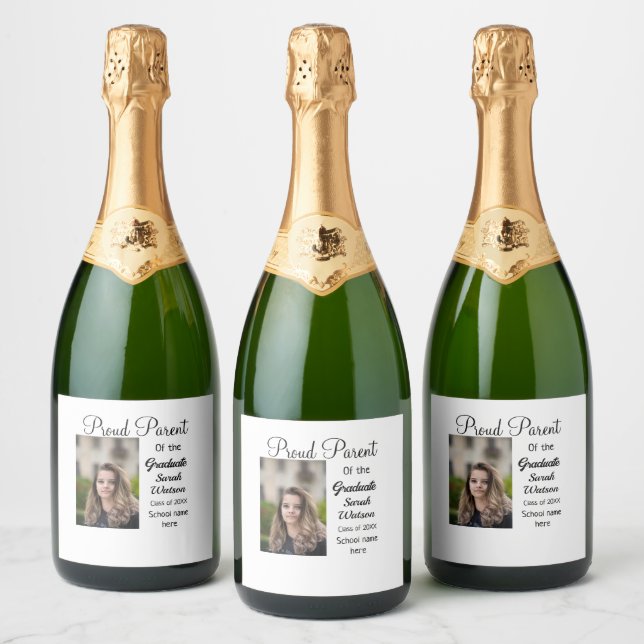 stolze Elternstudentin geben Foto-Namen-Klasse Jah (Flaschen)