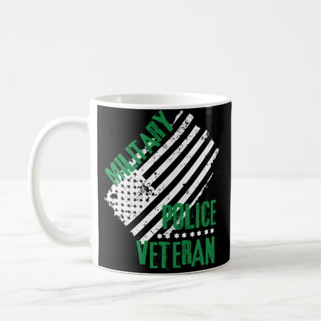 Stolze Kaffeetasse (Links)