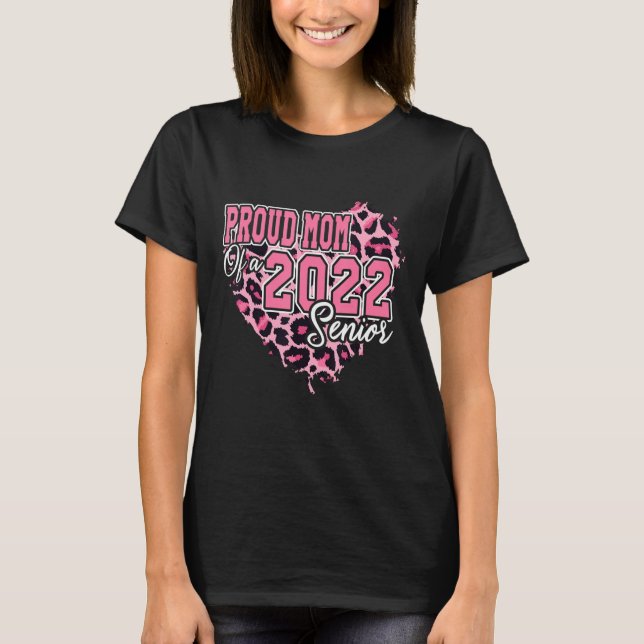 Stolze Mama eines 2022. T-Shirt (Vorderseite)