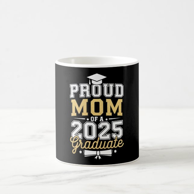 Stolze Mama eines 2025-Grad-Abschlusses Kaffeetasse (Mittel)
