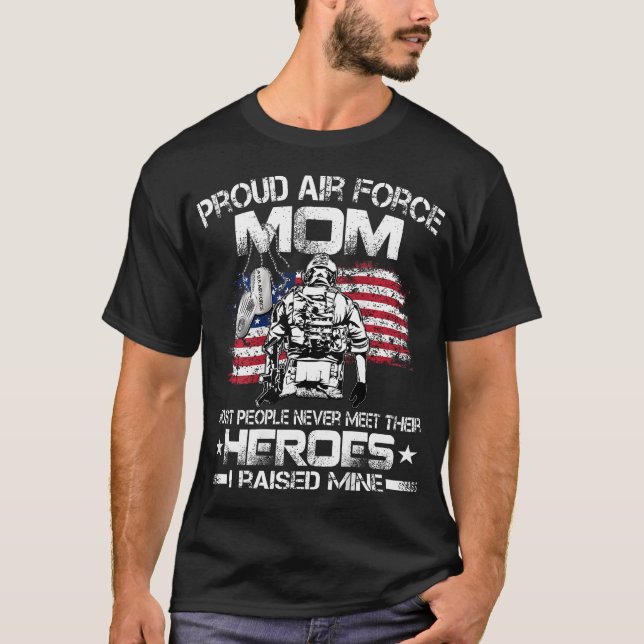 Stolze Mama Luftwaffe Abschluss Mama Usaf T-Shirt (Vorderseite)