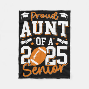 Stolze Menge eines 2025 Senior Auntie Cl von 2025 Fleecedecke
