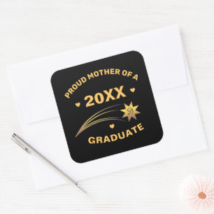 Stolze Mutter des Graduate Year Gold Black Quadratischer Aufkleber