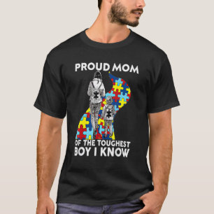 Stolze Mutter des härtesten Jungen, den ich kenne, T-Shirt